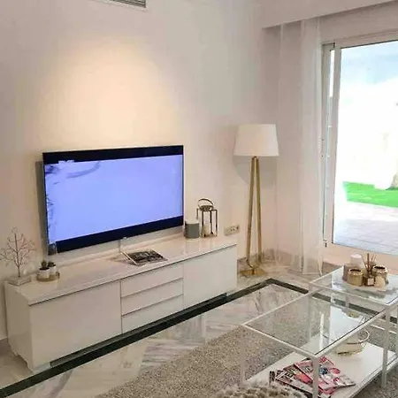 Luxurious 2 Bedroom Apartment, Puerto Banus, Two Beautifull Swimmingpools Apartment Marbella